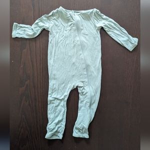 Kyte Baby Zippered Romper Pajama (6-12 mo) in Sage